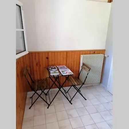 Holiday home Maison Séjour: Spacious Garden Retreat Near Omaha Saint-Pierre-du-Mont (Calvados)