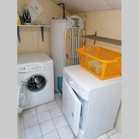 Holiday home Maison Séjour: Spacious Garden Retreat Near Omaha Saint-Pierre-du-Mont (Calvados)