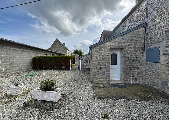 Casa de Férias L Ancre Maison Sejour Spacieux Lumineux Avec Jardin Et Exterieur Amenage Terrain De Petanque Proche Omaha Beach, Grandcamp Maisy Et Pointe Du Hoc *