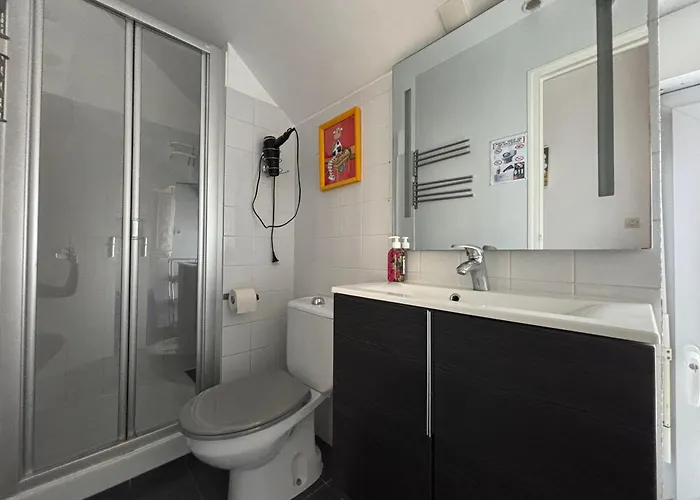 Casa de Férias L Ancre Maison Sejour Spacieux Lumineux Avec Jardin Et Exterieur Amenage Terrain De Petanque Proche Omaha Beach, Grandcamp Maisy Et Pointe Du Hoc Saint-Pierre-du-Mont (Calvados)