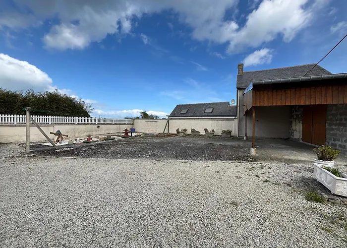 Casa de Férias L Ancre Maison Sejour Spacieux Lumineux Avec Jardin Et Exterieur Amenage Terrain De Petanque Proche Omaha Beach, Grandcamp Maisy Et Pointe Du Hoc